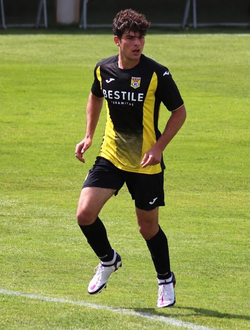 Joan jugando en el CD Roda