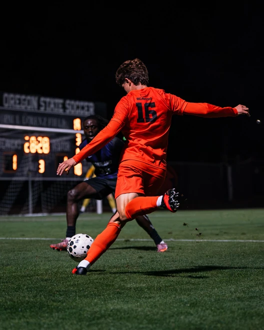 Joan jugando con Oregon State